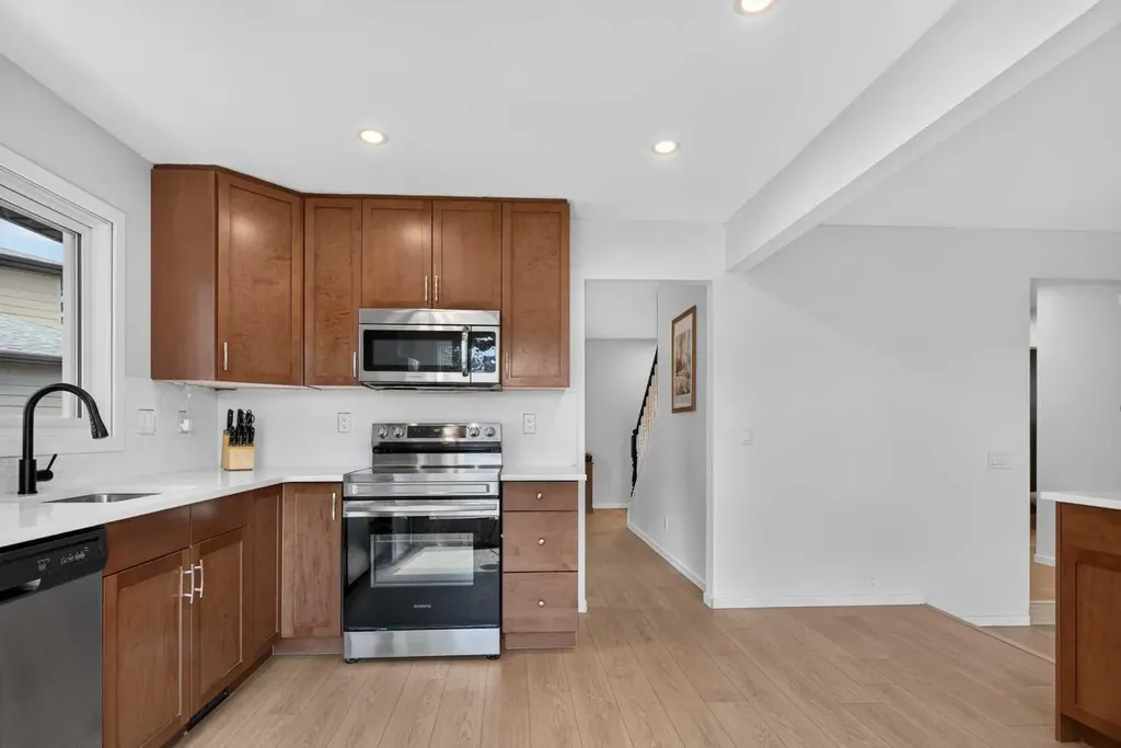 51 Millbank Court SW Calgary AB T2Y 2C9