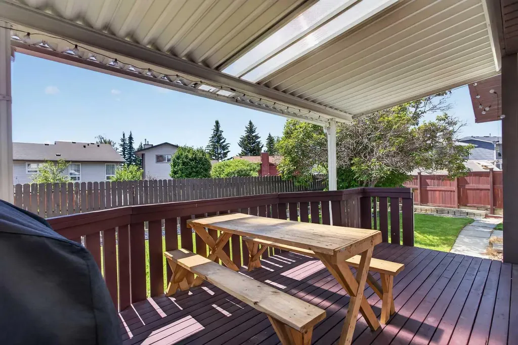 51 Millbank Court SW Calgary AB T2Y 2C9