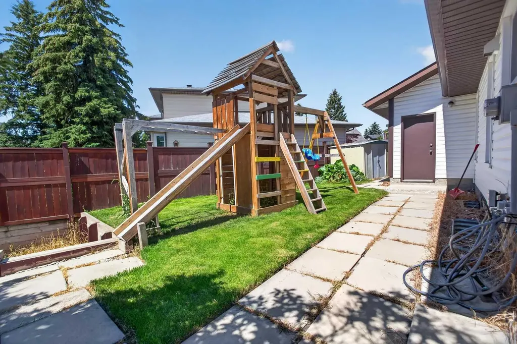 51 Millbank Court SW Calgary AB T2Y 2C9