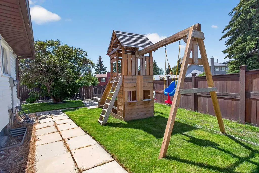 51 Millbank Court SW Calgary AB T2Y 2C9