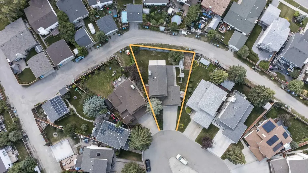 51 Millbank Court SW Calgary AB T2Y 2C9