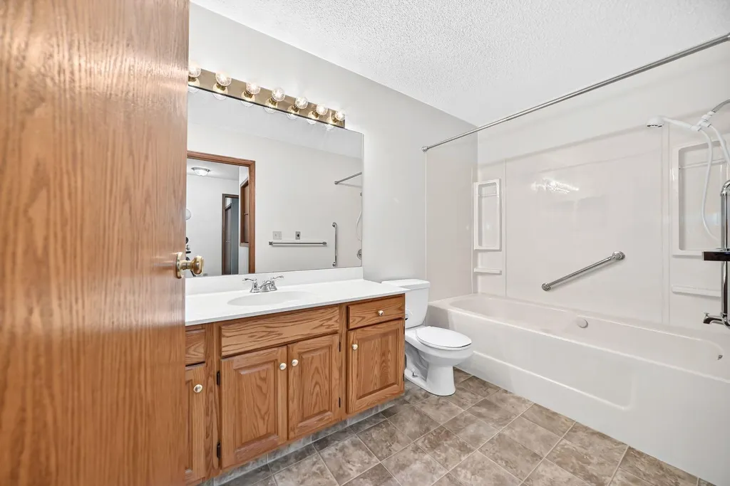 3 Parklane Place Strathmore AB T1P 1K7