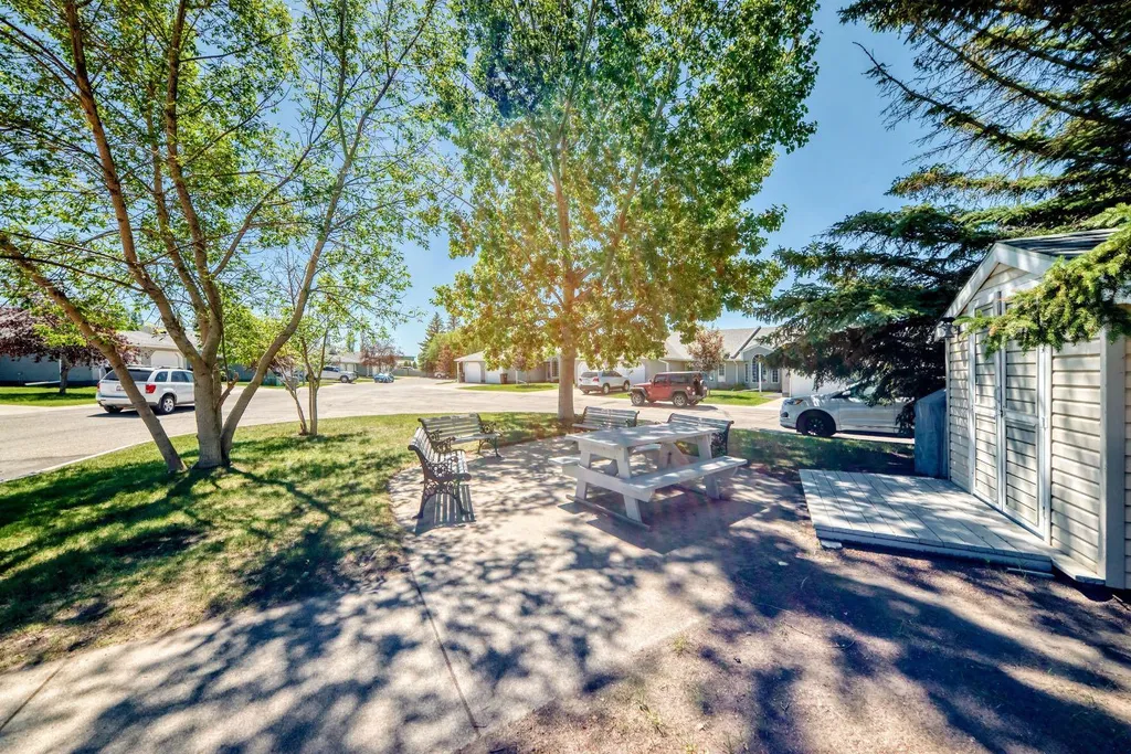 3 Parklane Place Strathmore AB T1P 1K7