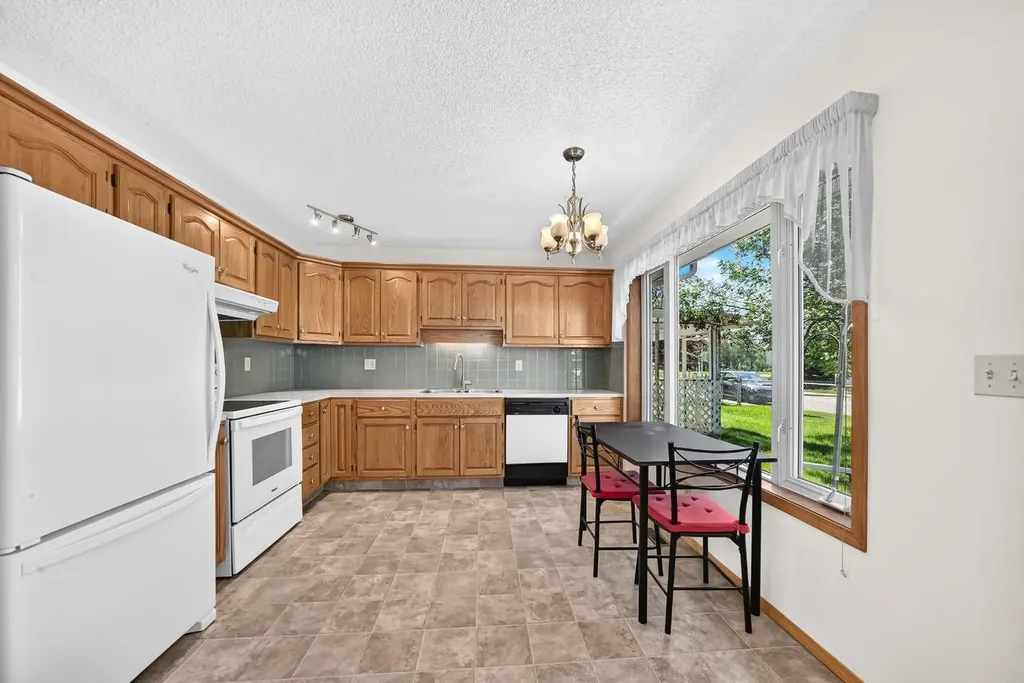 3 Parklane Place Strathmore AB T1P 1K7