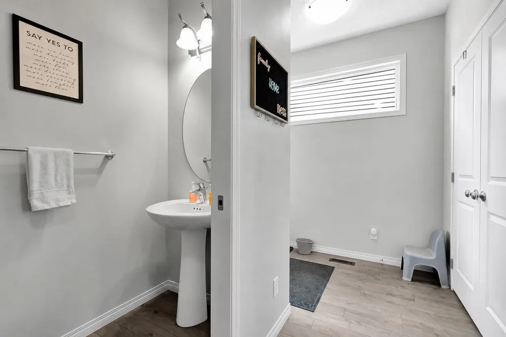 40 Legacy Glen Street SE Calgary AB T2X 3E2