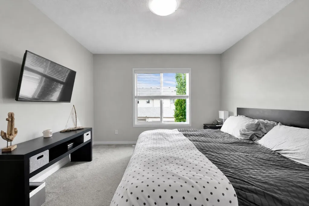 40 Legacy Glen Street SE Calgary AB T2X 3E2