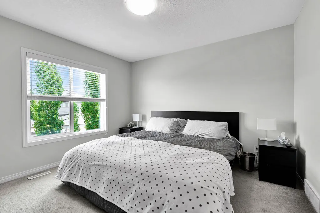 40 Legacy Glen Street SE Calgary AB T2X 3E2