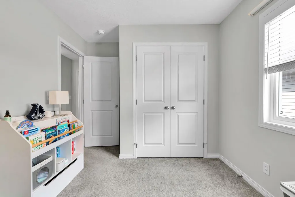 40 Legacy Glen Street SE Calgary AB T2X 3E2