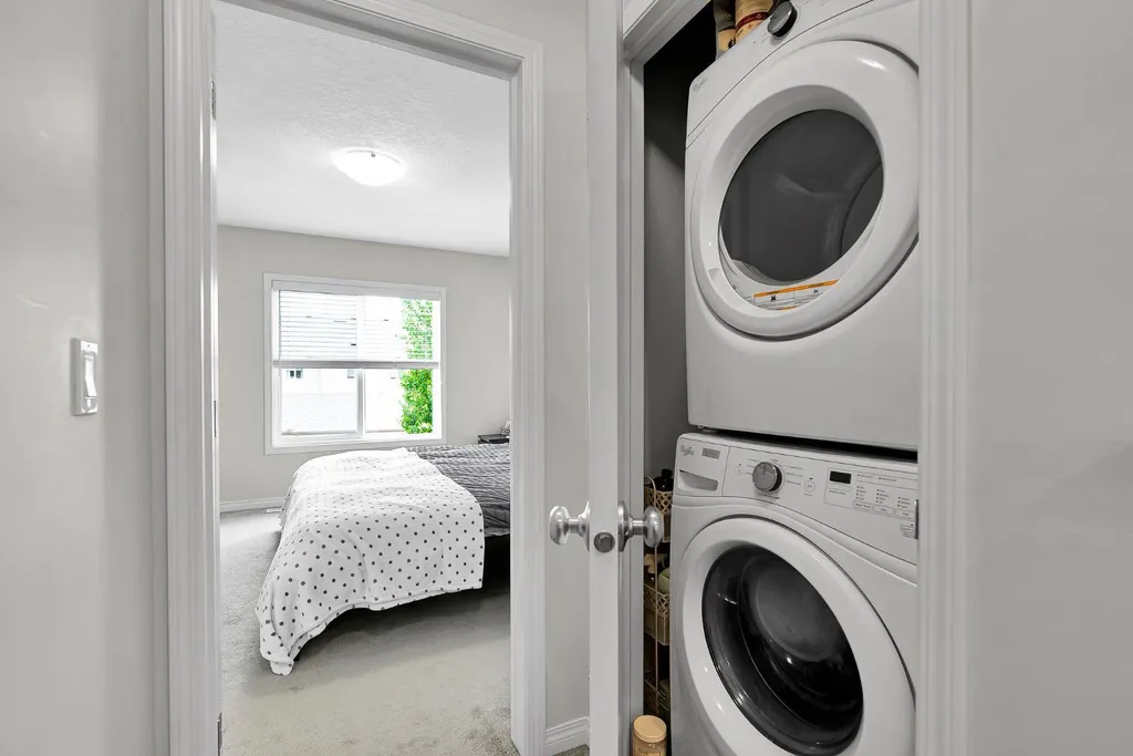 40 Legacy Glen Street SE Calgary AB T2X 3E2