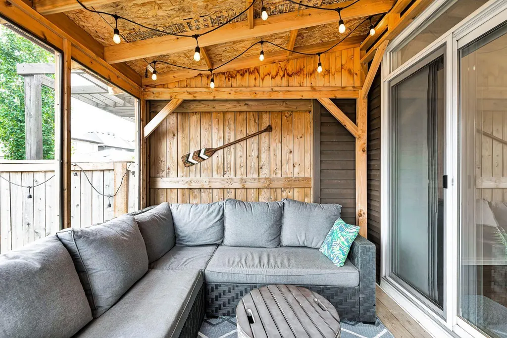 40 Legacy Glen Street SE Calgary AB T2X 3E2