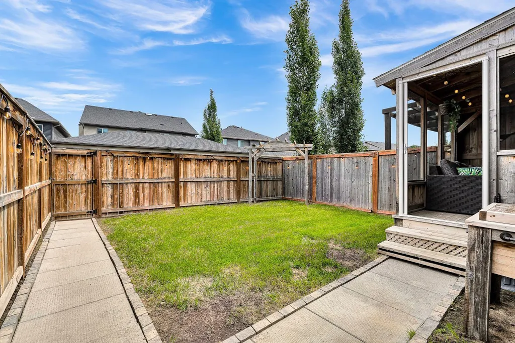 40 Legacy Glen Street SE Calgary AB T2X 3E2
