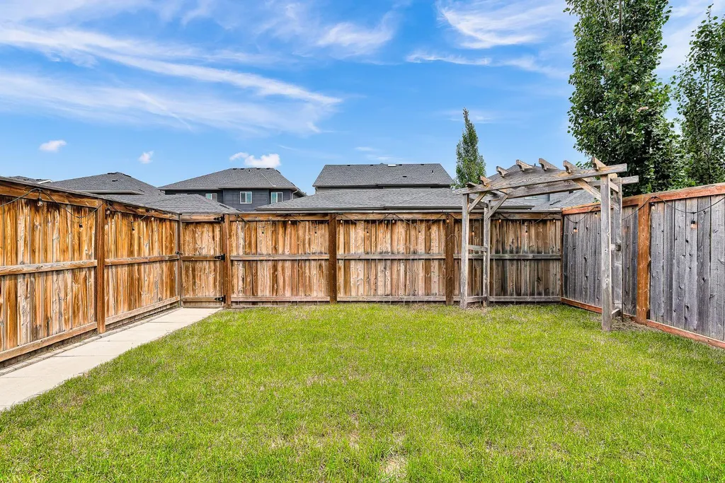 40 Legacy Glen Street SE Calgary AB T2X 3E2