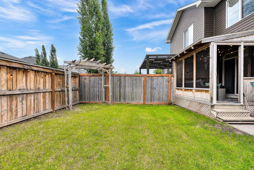 40 Legacy Glen Street SE Calgary AB T2X 3E2