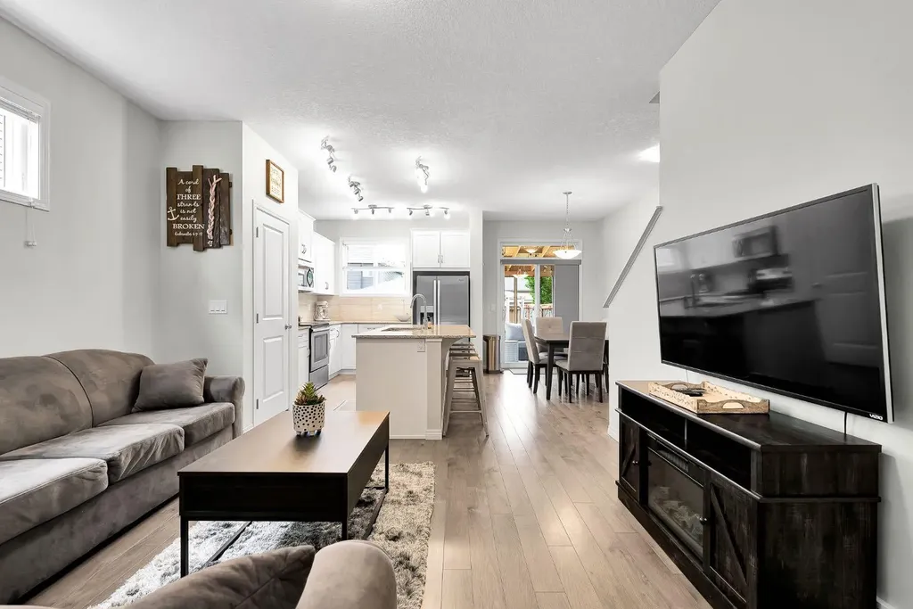 40 Legacy Glen Street SE Calgary AB T2X 3E2