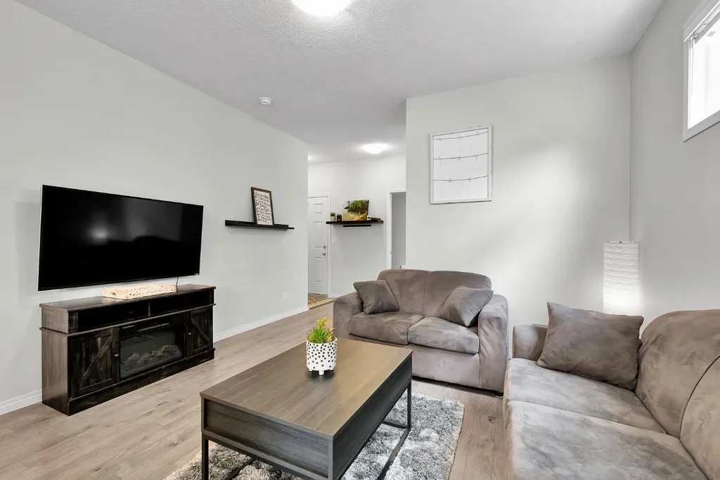 40 Legacy Glen Street SE Calgary AB T2X 3E2