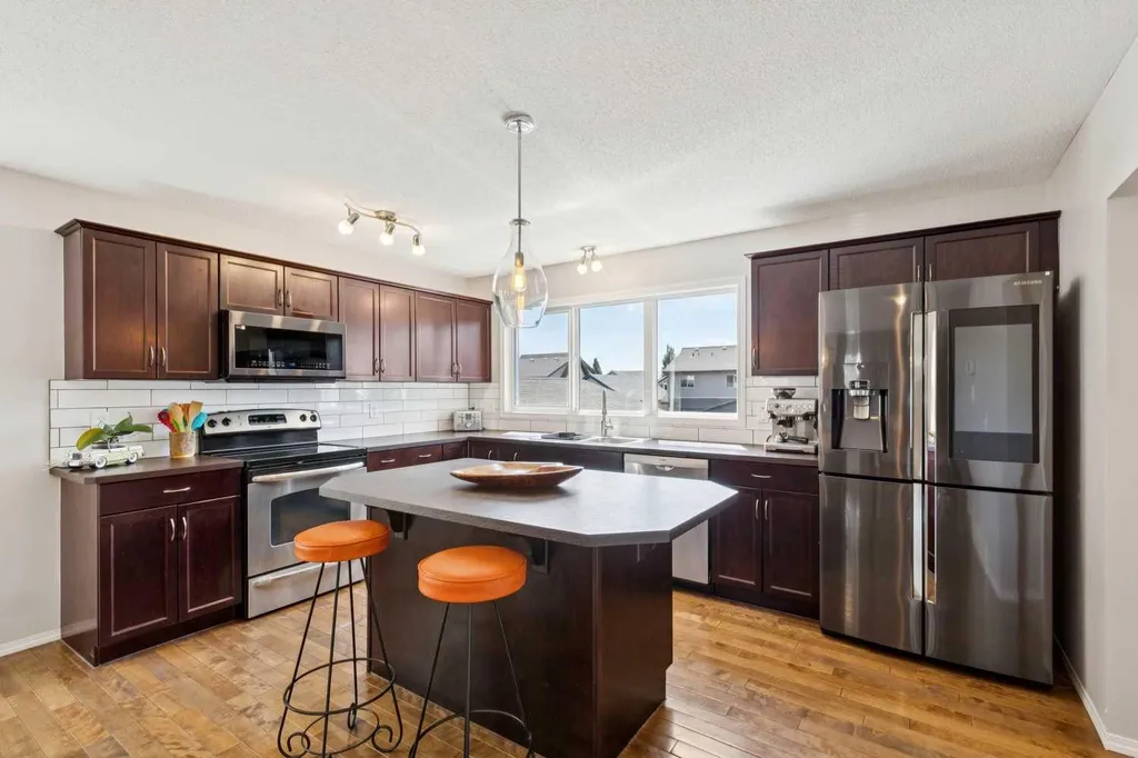 147 Sunset Cove Cochrane AB T4C 0C8