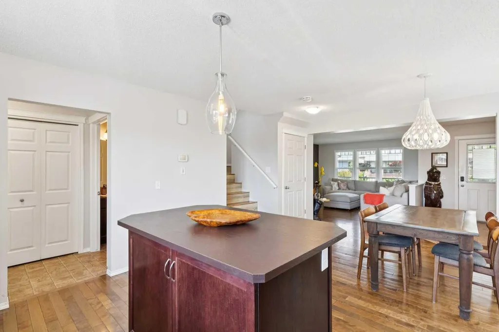 147 Sunset Cove Cochrane AB T4C 0C8
