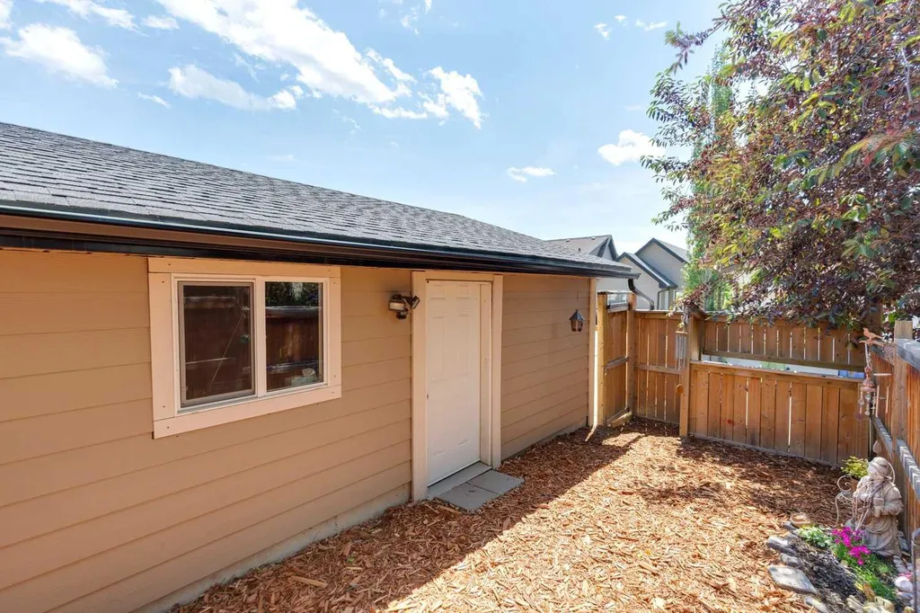 147 Sunset Cove Cochrane AB T4C 0C8