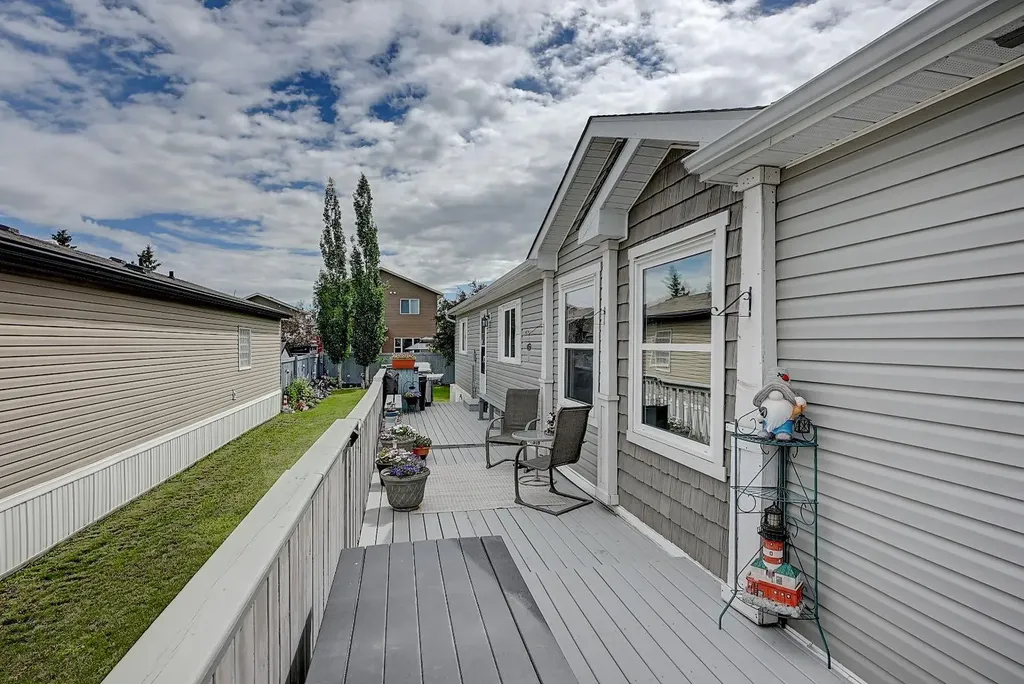8823 88c Street Grande Prairie AB T8X 0G2