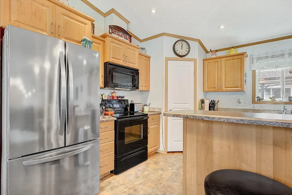 8823 88c Street Grande Prairie AB T8X 0G2