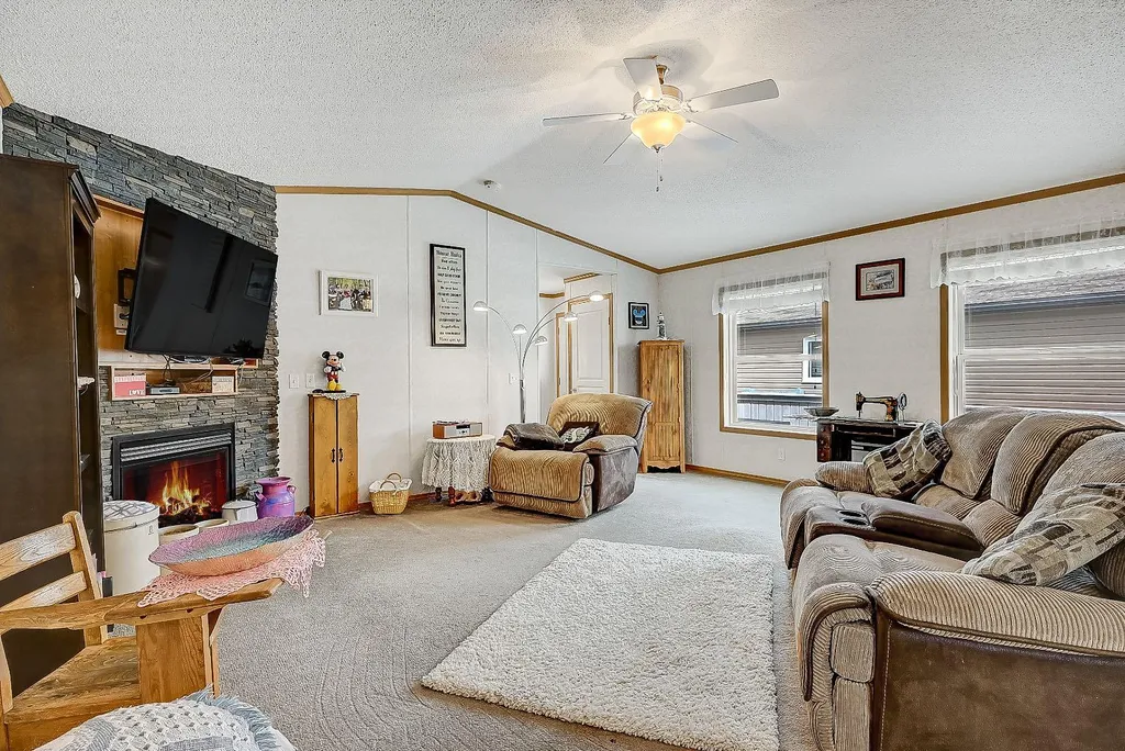 8823 88c Street Grande Prairie AB T8X 0G2
