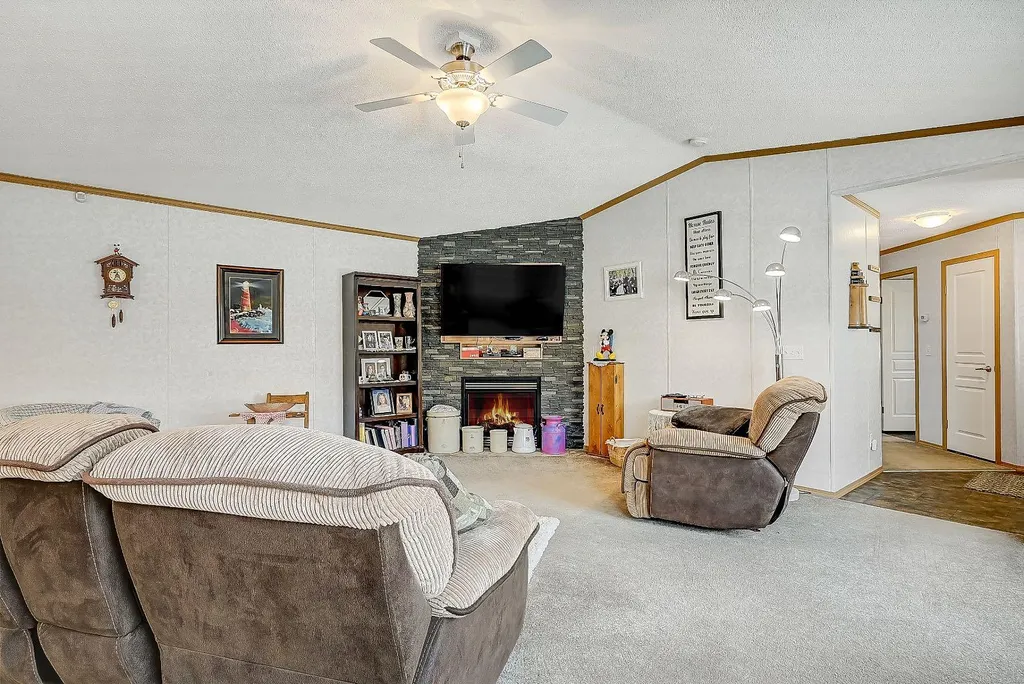 8823 88c Street Grande Prairie AB T8X 0G2