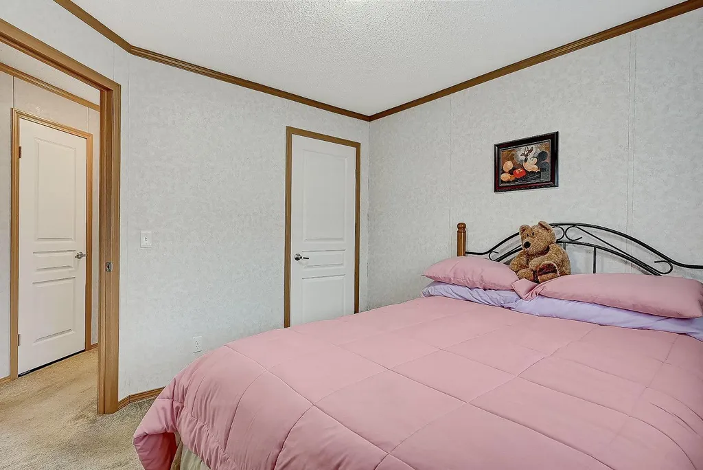 8823 88c Street Grande Prairie AB T8X 0G2