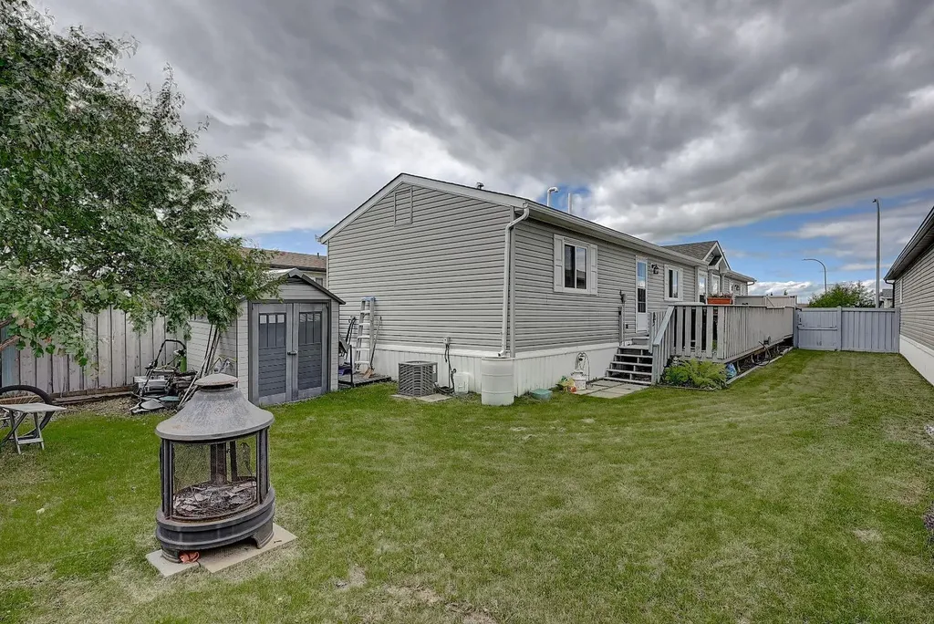 8823 88c Street Grande Prairie AB T8X 0G2
