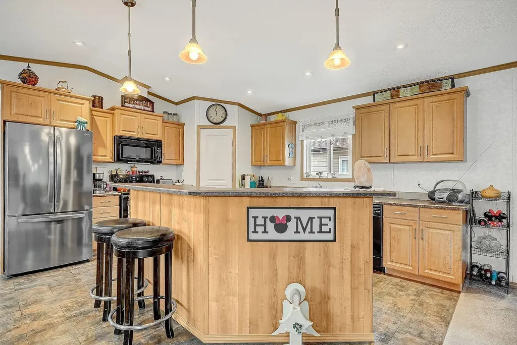 8823 88c Street Grande Prairie AB T8X 0G2