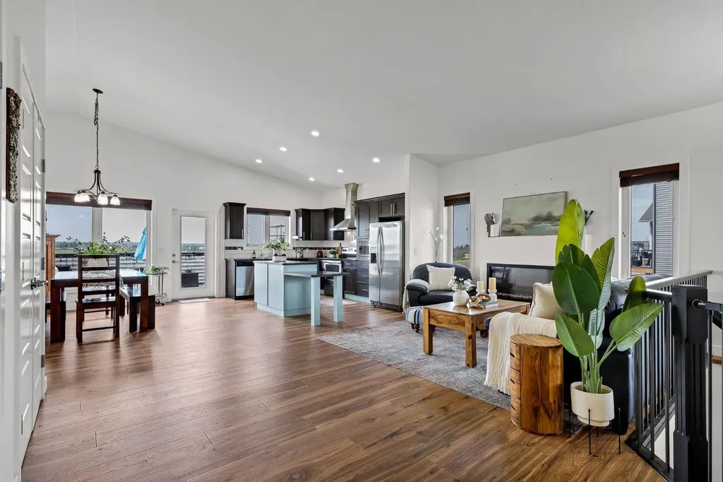 5446 Vista Trail Blackfalds AB T4M0L2