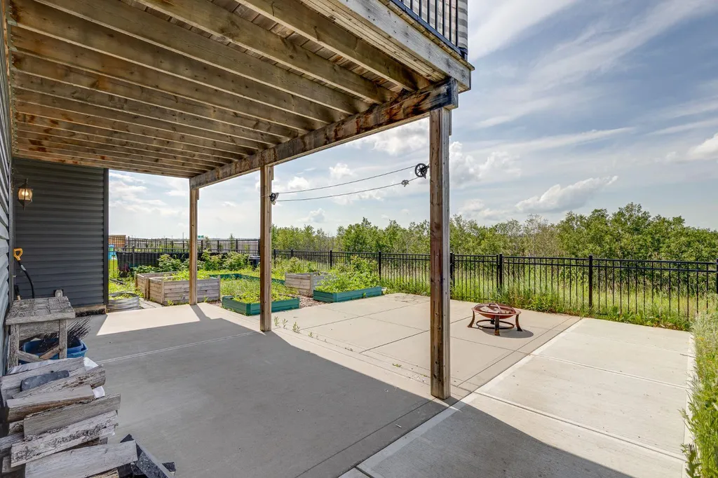 5446 Vista Trail Blackfalds AB T4M0L2