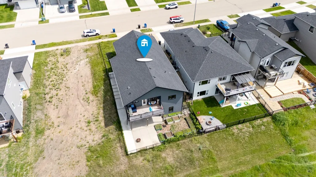 5446 Vista Trail Blackfalds AB T4M0L2