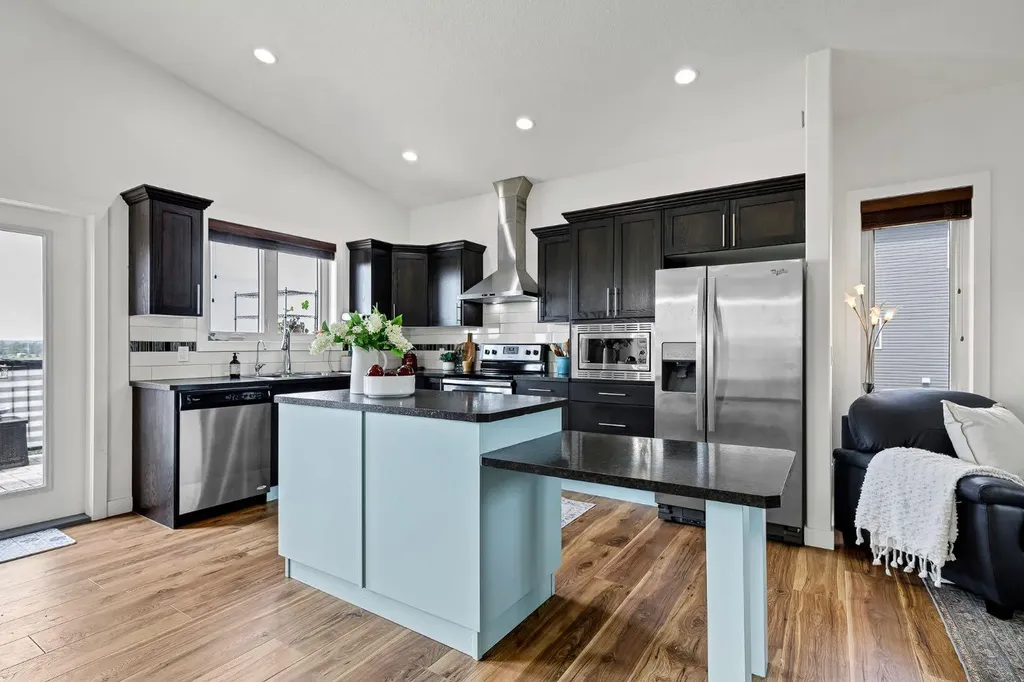 5446 Vista Trail Blackfalds AB T4M0L2