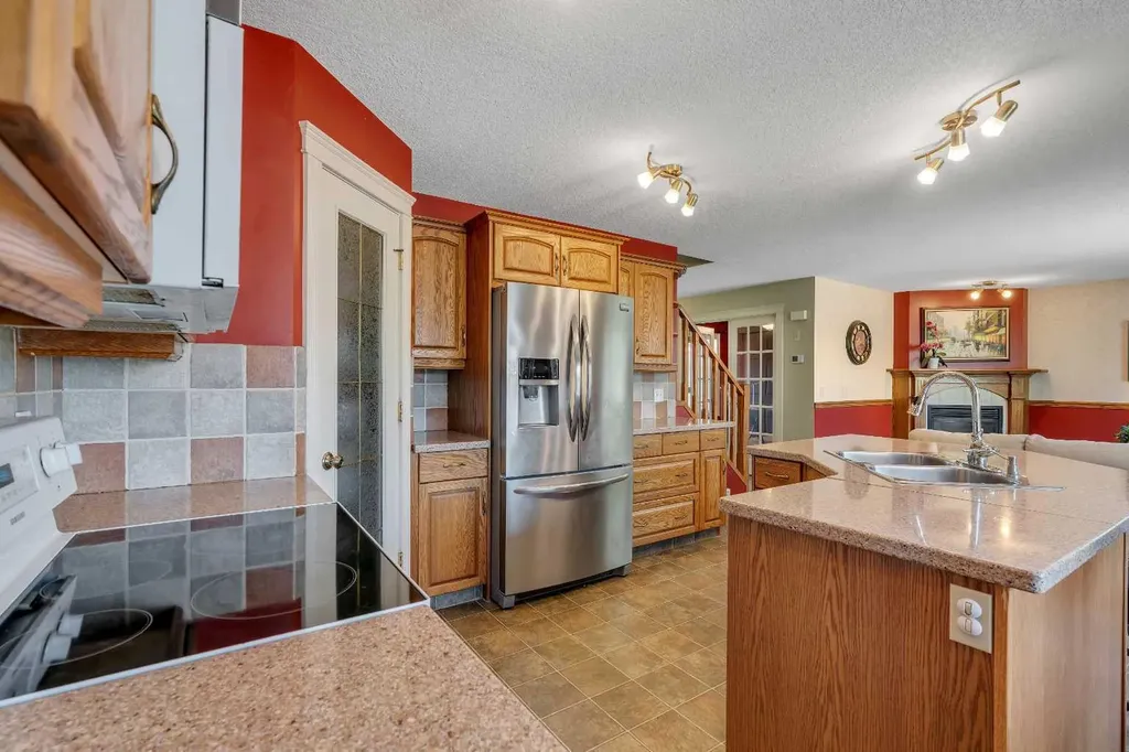84 Willowbrook Crescent NW Airdrie AB T4B 2S4