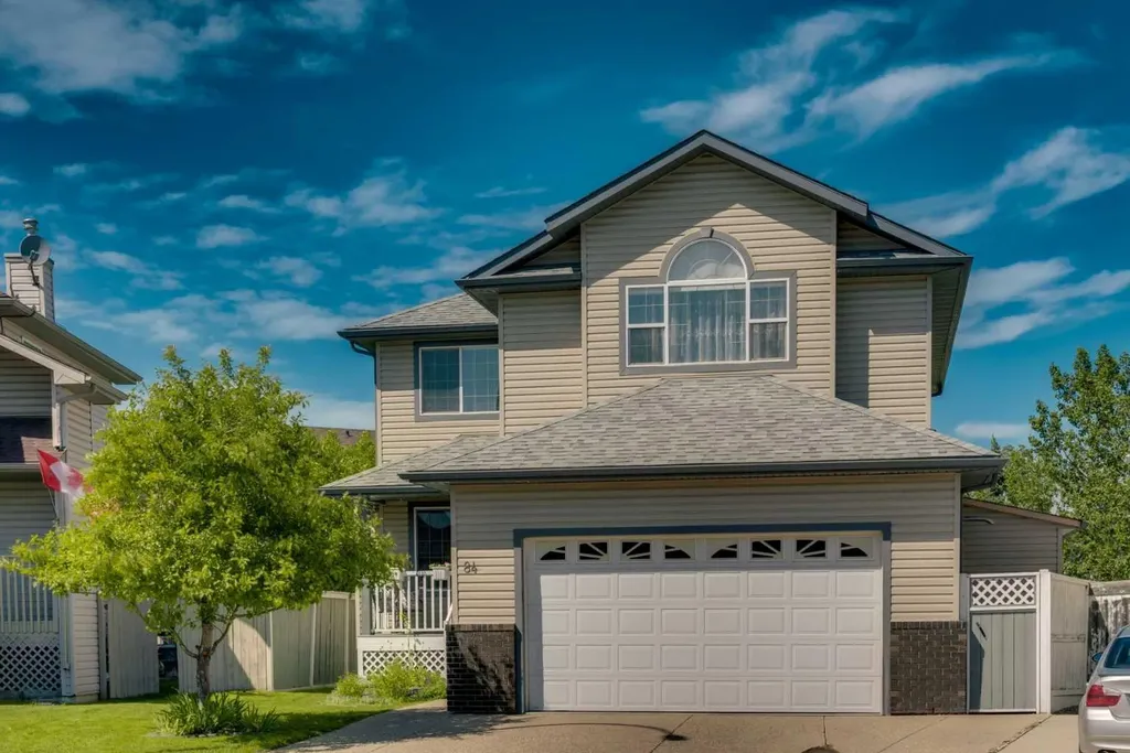 84 Willowbrook Crescent NW Airdrie AB T4B 2S4