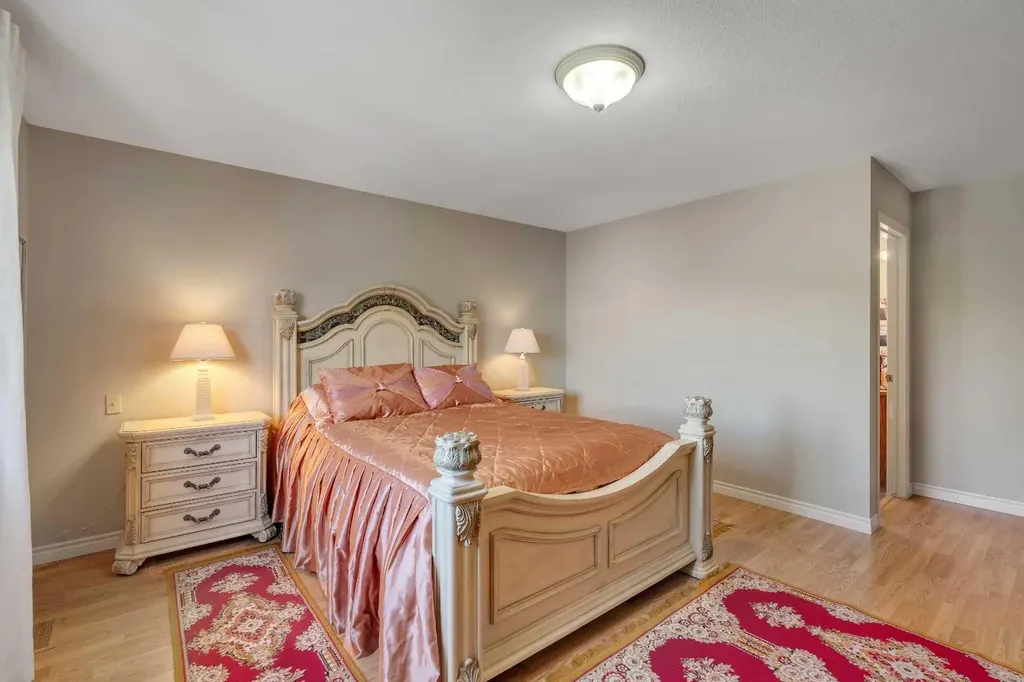 84 Willowbrook Crescent NW Airdrie AB T4B 2S4