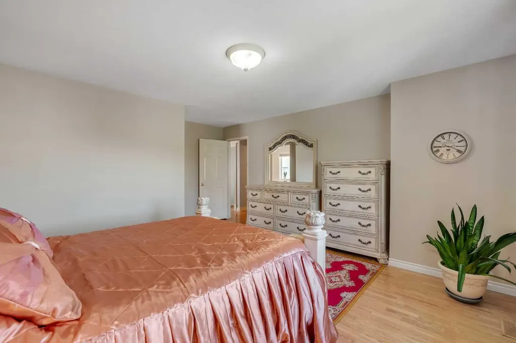 84 Willowbrook Crescent NW Airdrie AB T4B 2S4