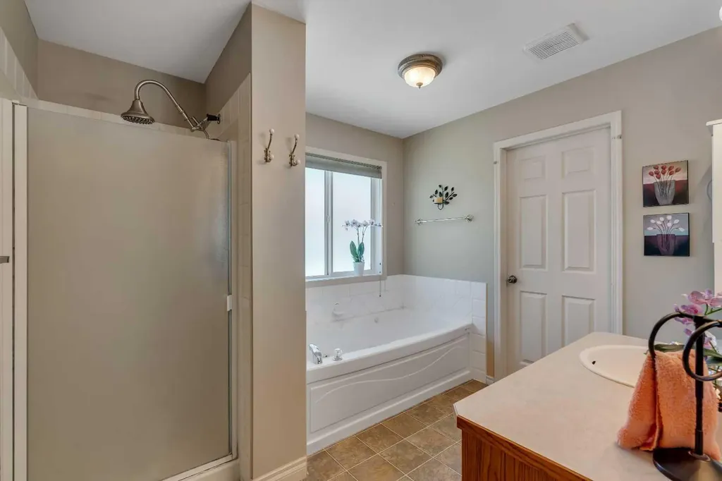 84 Willowbrook Crescent NW Airdrie AB T4B 2S4