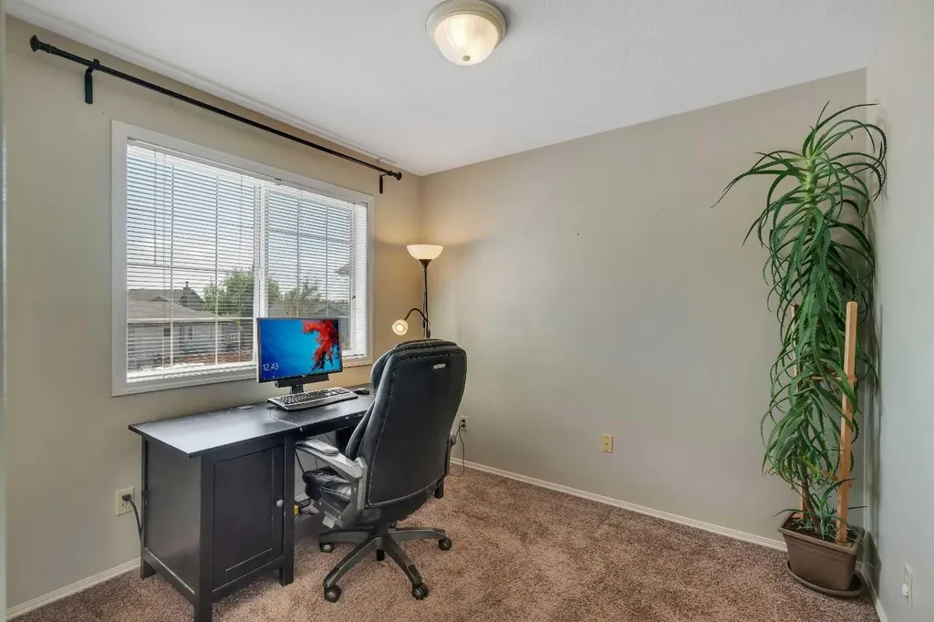 84 Willowbrook Crescent NW Airdrie AB T4B 2S4