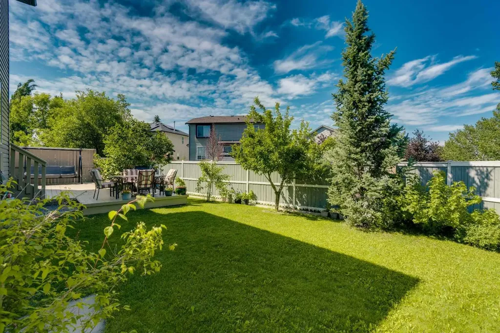 84 Willowbrook Crescent NW Airdrie AB T4B 2S4