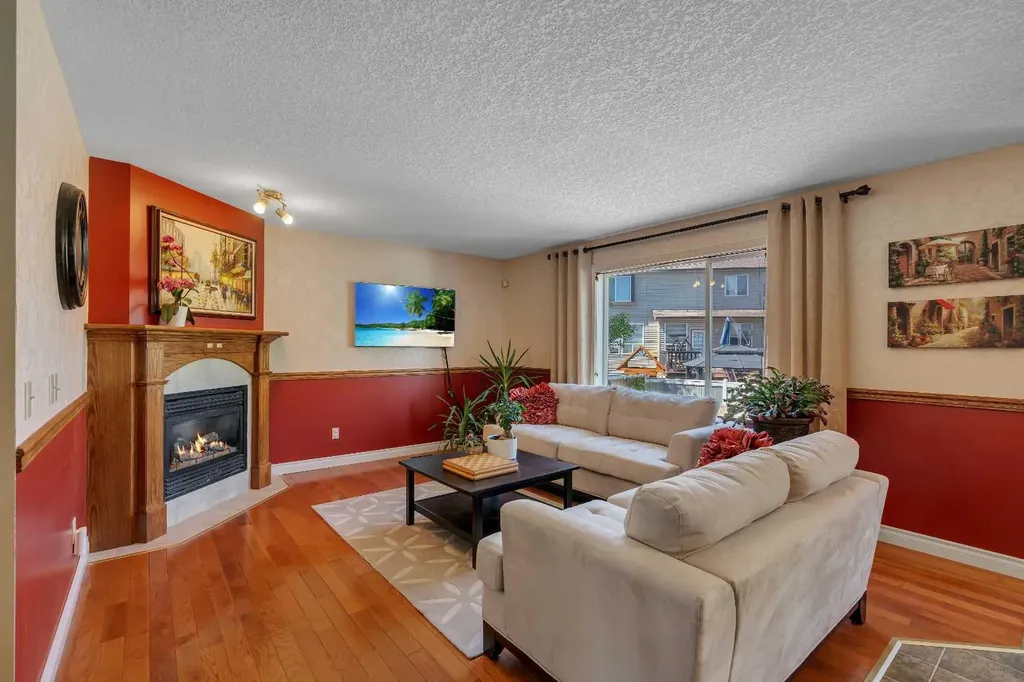 84 Willowbrook Crescent NW Airdrie AB T4B 2S4