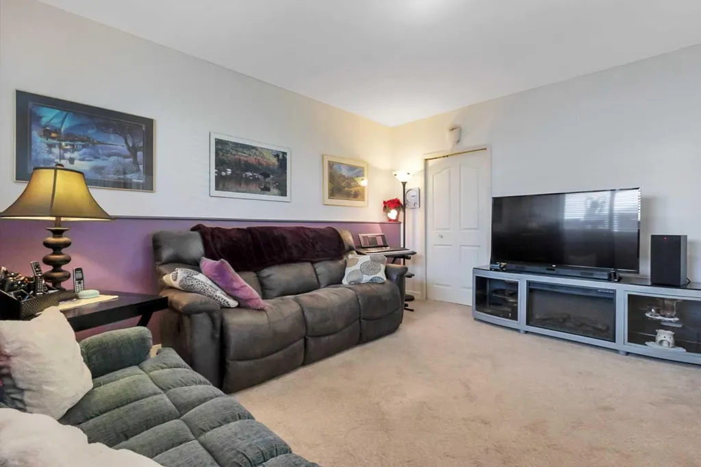 117 Doran Crescent Red Deer AB T4R 2P5