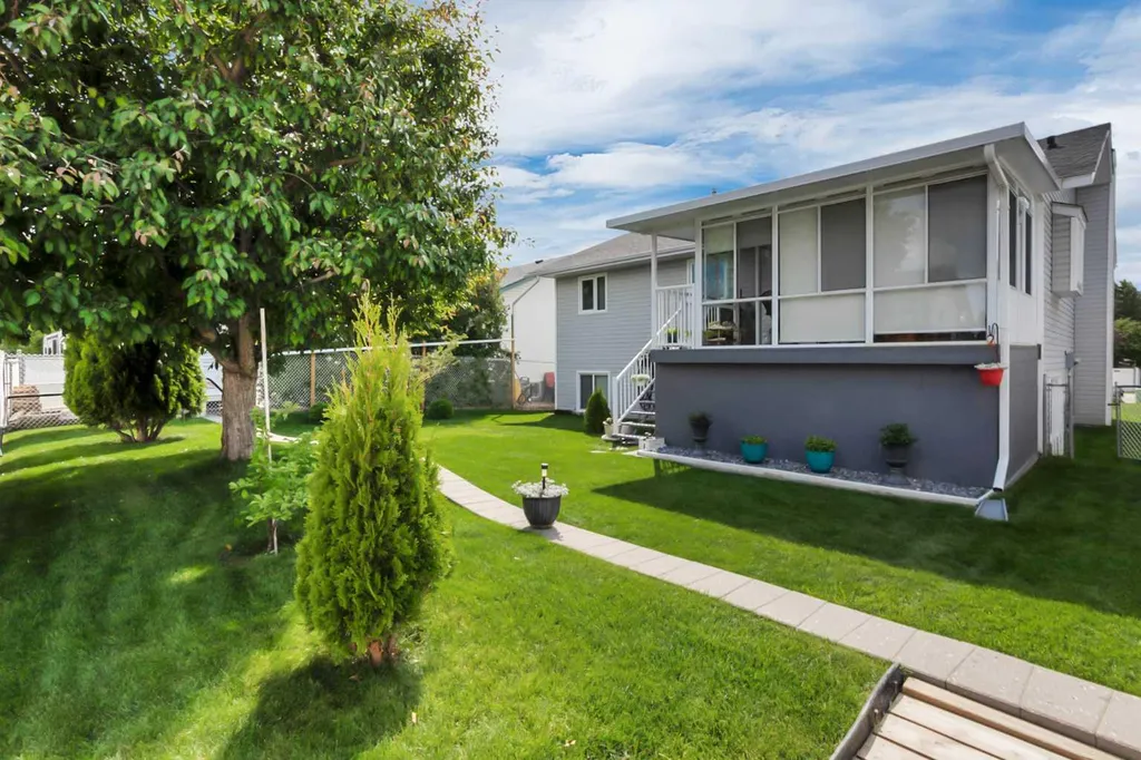 117 Doran Crescent Red Deer AB T4R 2P5