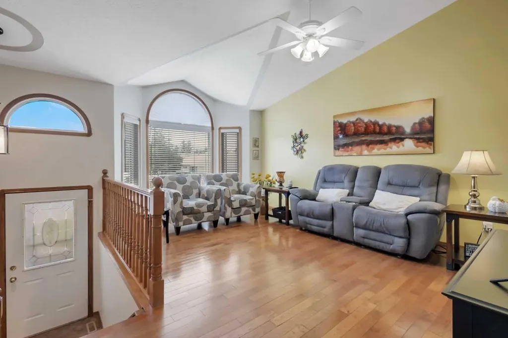 117 Doran Crescent Red Deer AB T4R 2P5