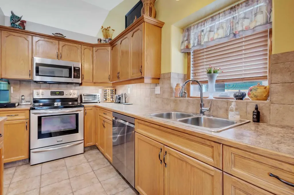 117 Doran Crescent Red Deer AB T4R 2P5