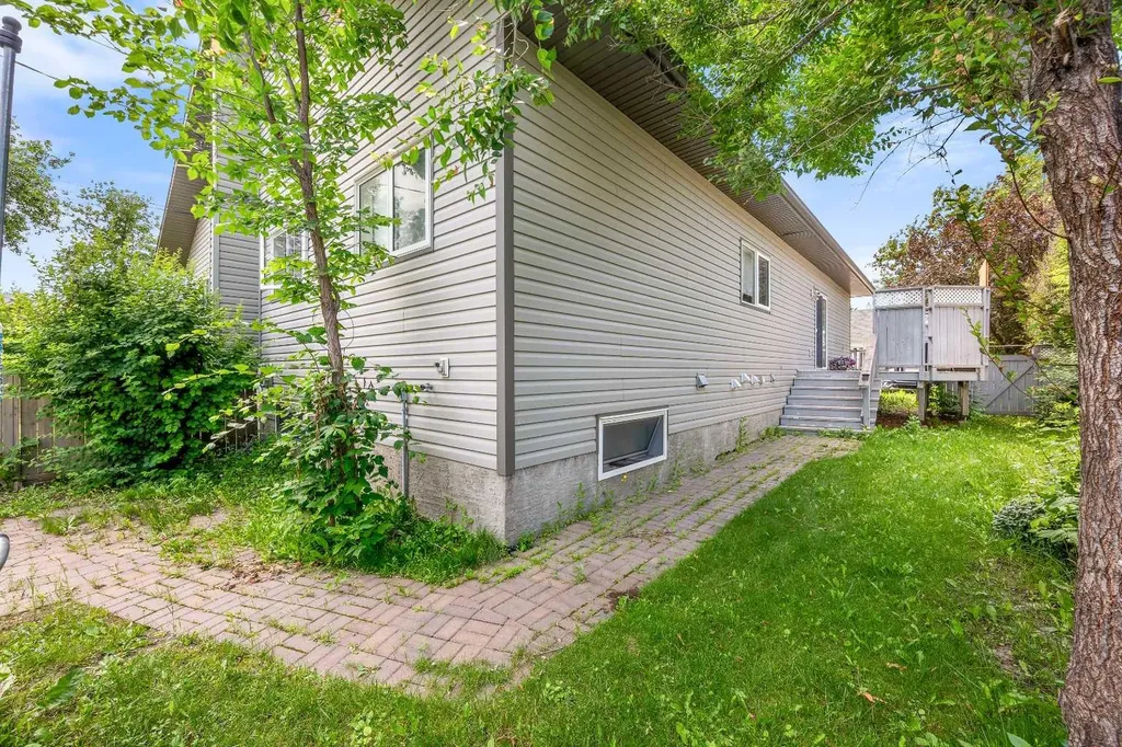 4103 49 Avenue Lloydminster SK S9V 0S3
