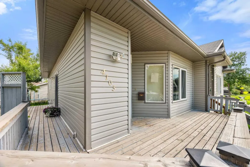 4103 49 Avenue Lloydminster SK S9V 0S3