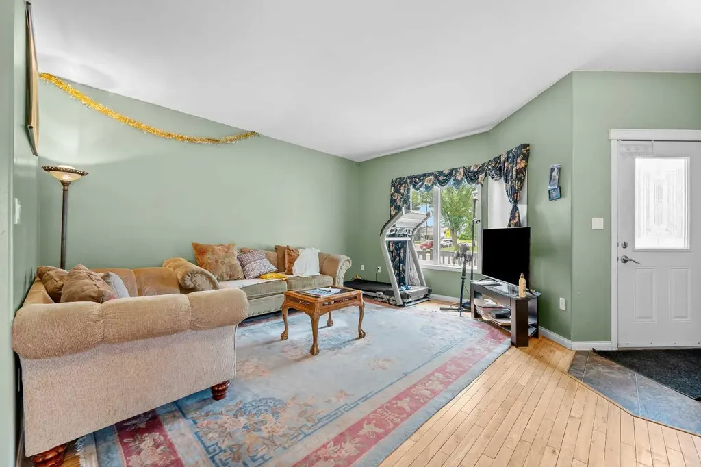 4103 49 Avenue Lloydminster SK S9V 0S3