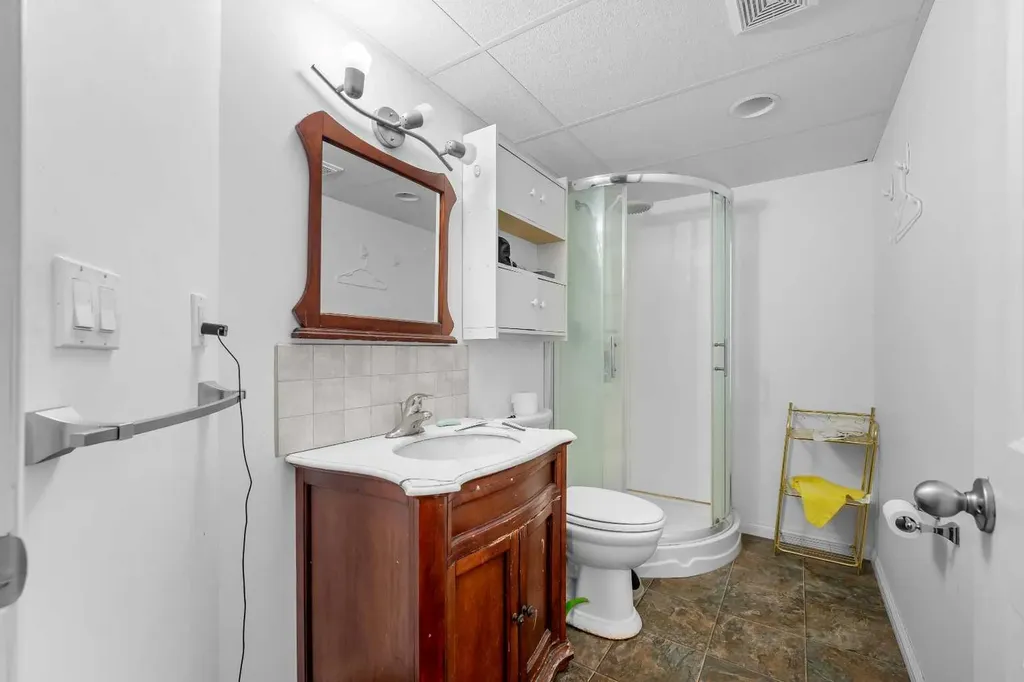 4103 49 Avenue Lloydminster SK S9V 0S3