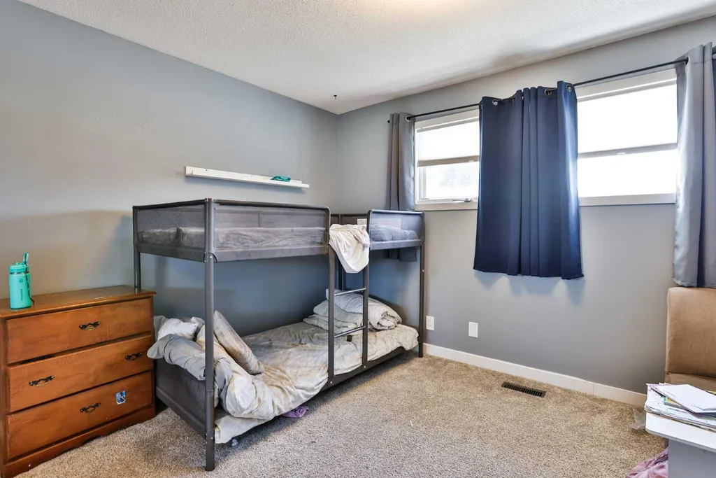 1019 Glacier Drive S Lethbridge AB T1K 3N3
